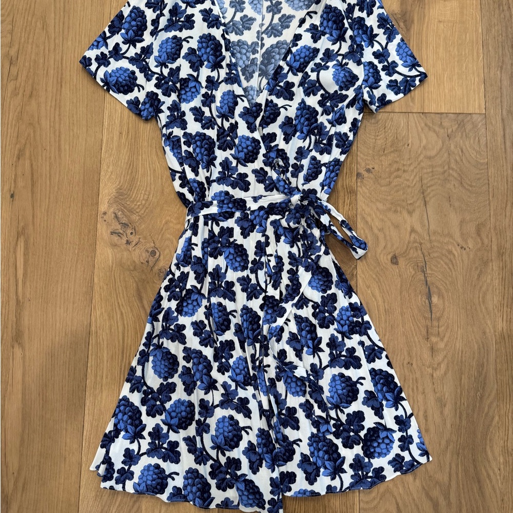 DVF Floral Blue and White Wrap Dress size L